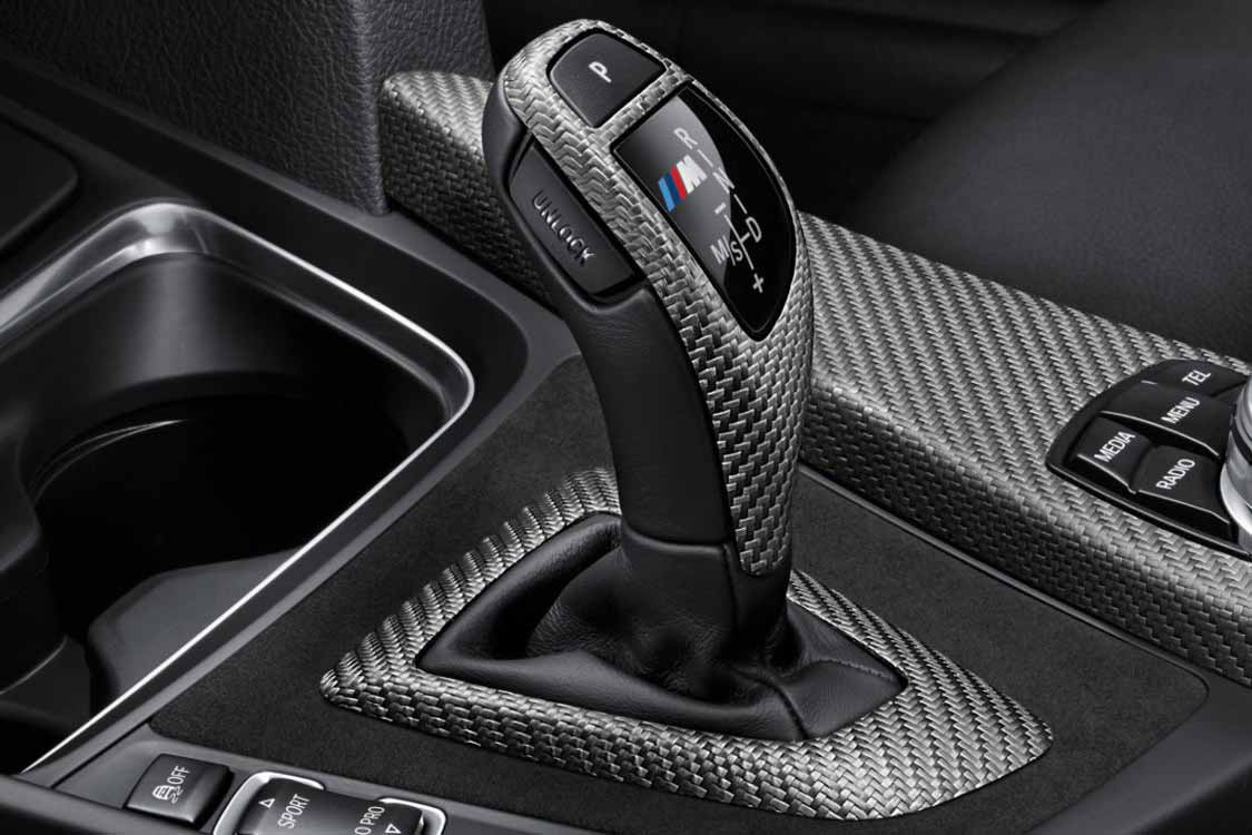 Foto: BMW 3er Limousine mit BMW M Performance Zubehör Interieur (vergrößert)